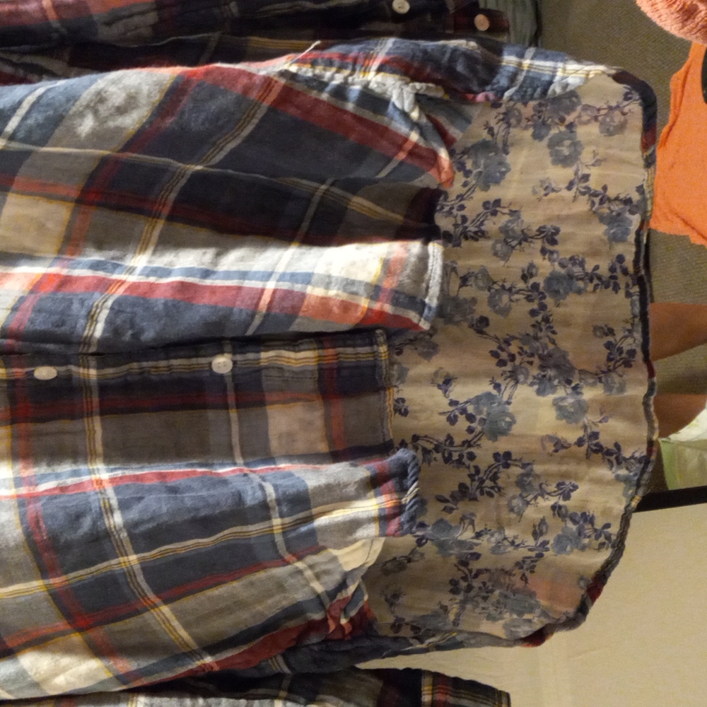 American Eagle boyfriend fit button down Small - Picture 2 of 6